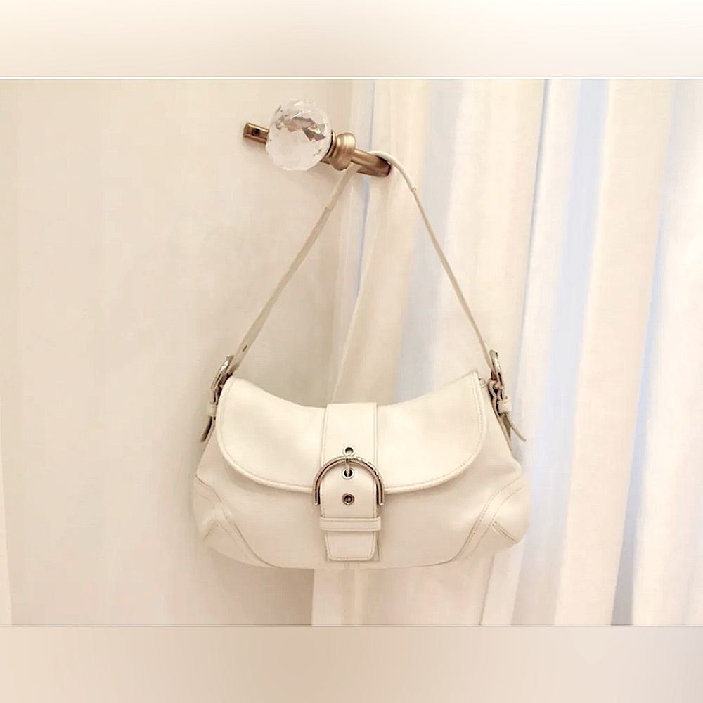 - Coach Soho shoulder leather buckle flap handbag NL040-9248